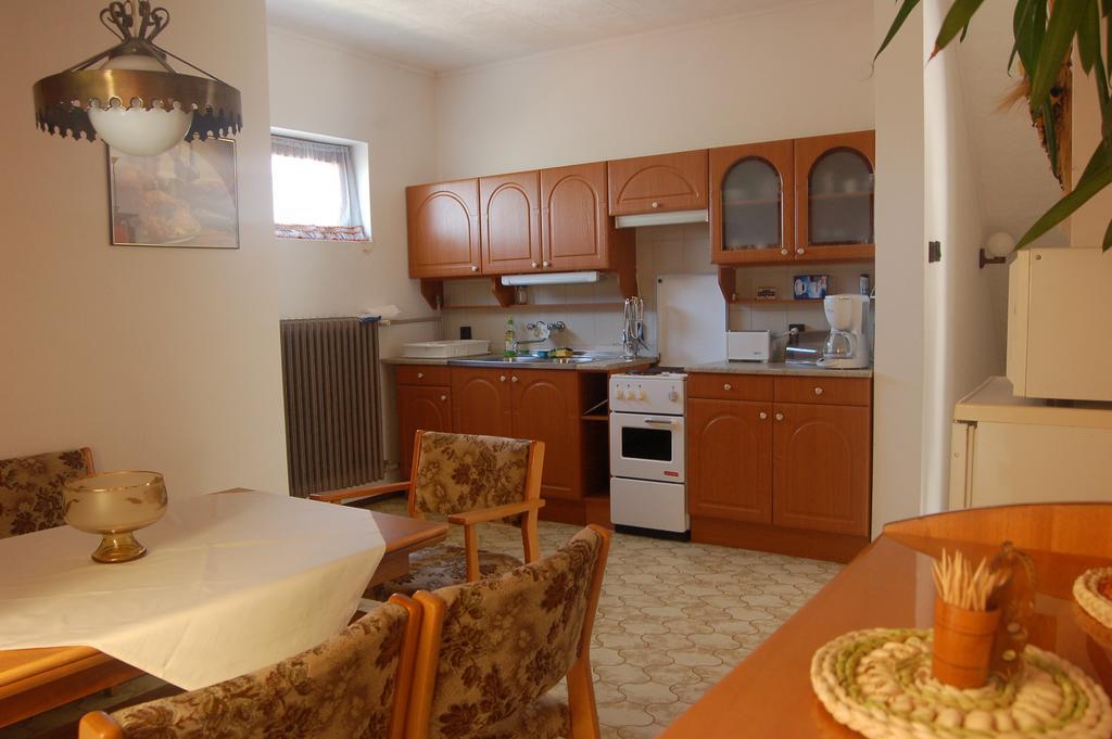 Szalai Vendeghaz Apartment แชร์สเซกโตไม ภายนอก รูปภาพ