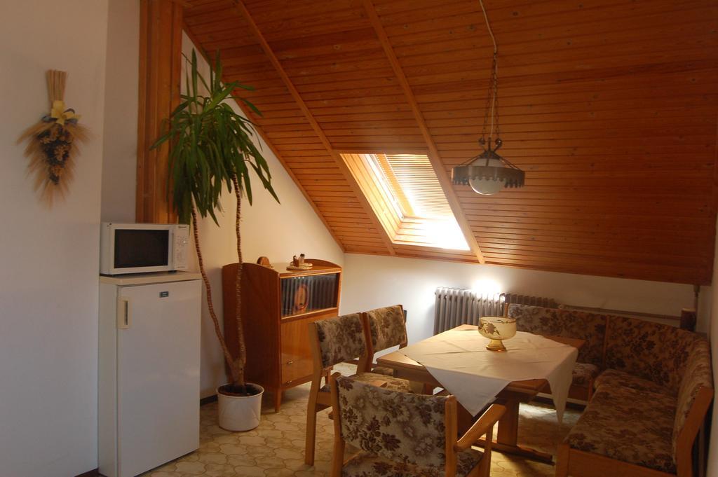 Szalai Vendeghaz Apartment แชร์สเซกโตไม ห้อง รูปภาพ